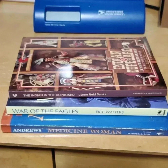 Books (3) - Picture 10 of 13